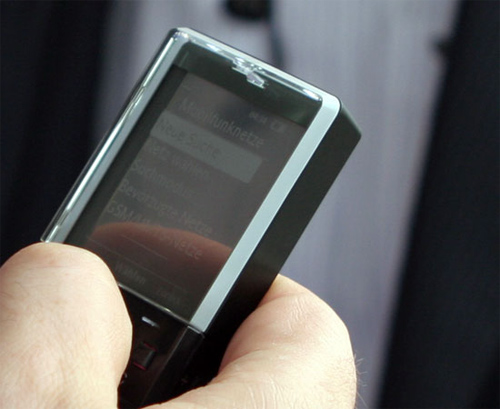 Компания Sony Ericsson выпустила необычный телефон