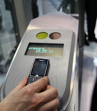 За проезд в метро заплатит мобильник - уже с января