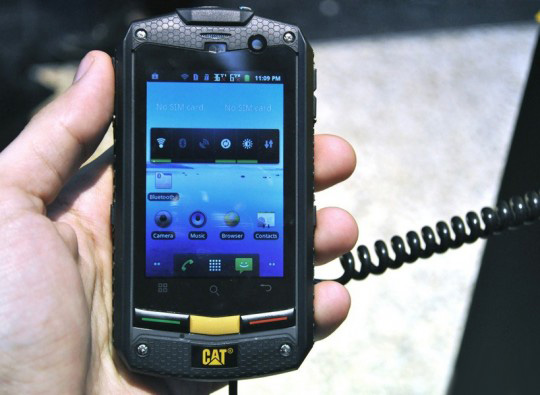 Защищенный смартфон CAT B10